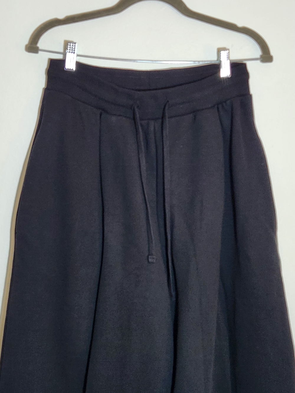 Seventh Earth Studios Black Wide Leg Sweatpants Size Medium NWOT - Picture 2 of 9